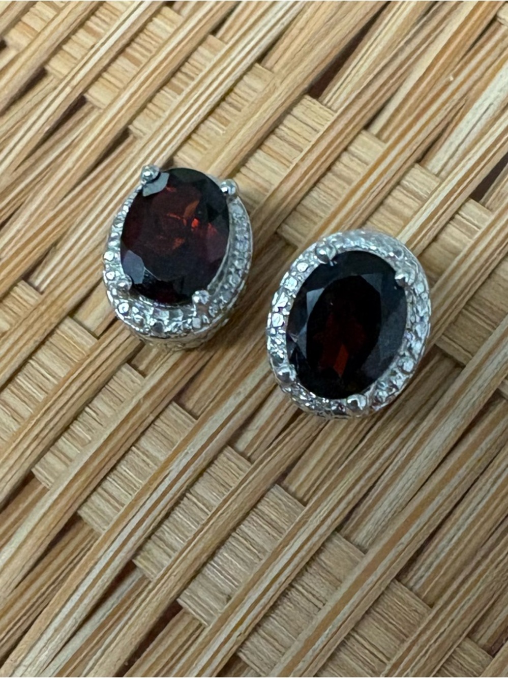 Lovely Pair of Sterling Silver and Garnet Stud Earrings Elegant High setting